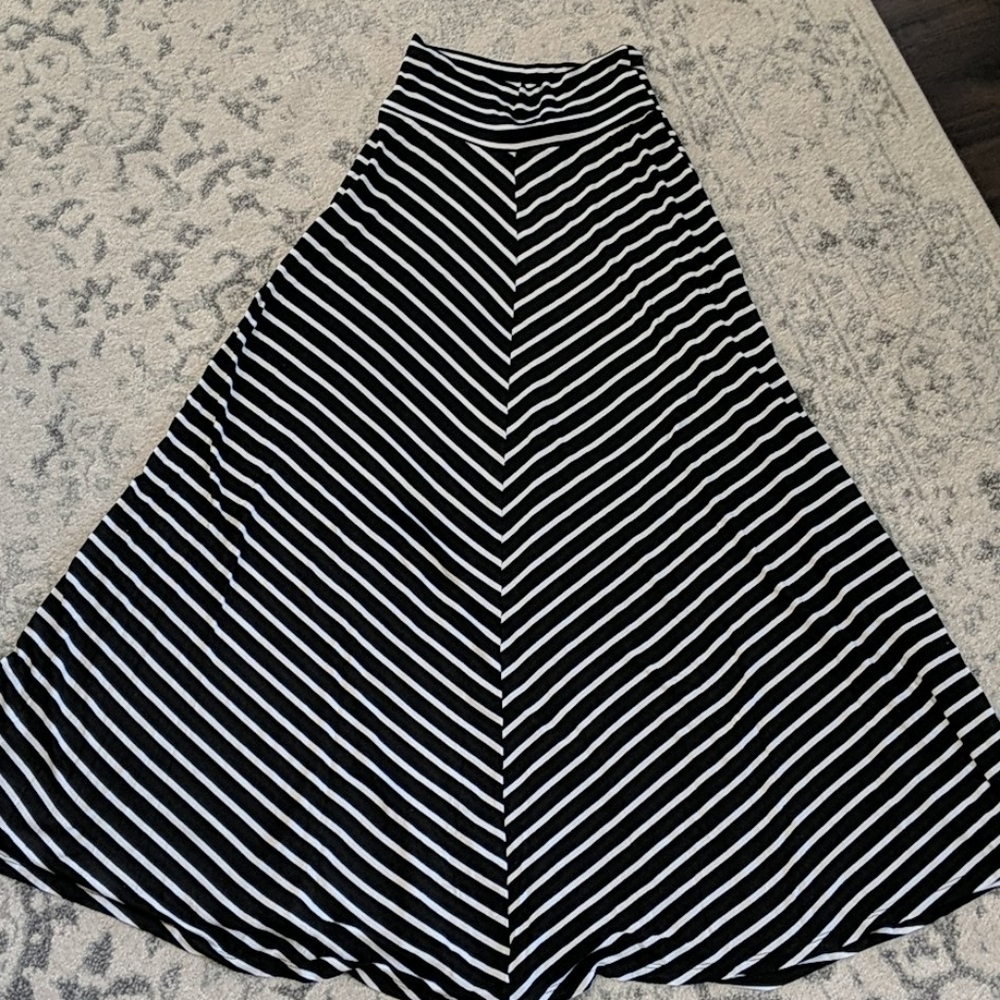 Euc AB studio maxi skirt small